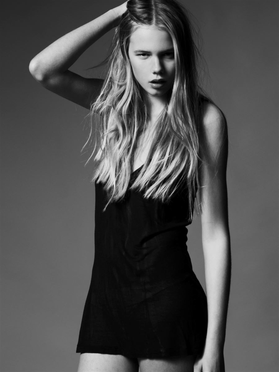 BRAVE MODELS - INKA HOEPER